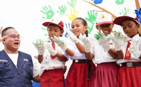 Pesan Menyentuh Siswa SD di Pedalaman NTT: 'Orang Tua Berjuang di Sawah, Saya di Sekolah!'