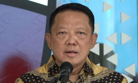 Foto Keluarga Jadi Sorotan: Eks Jampidsus Febrie Adriansyah Minta Polisi Kembalikan Barang Pribadi, Bukan Emas 74 Kg!