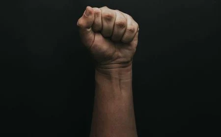 Geger! Nasib Cowok Bugil Viral yang Pukuli Pemotor di Jakarta Terungkap, Motifnya Mengejutkan!