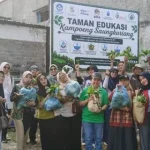 Lahan Sempit Tak Jadi Halangan! Taman Hujan Produktif Sulap Genangan Jadi Sayuran Segar