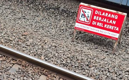 Tragedi Pagi Ini: Lansia 80 Tahun Tewas Terserempet KRL Commuter Line di Tebet, Layanan Sempat Terganggu
