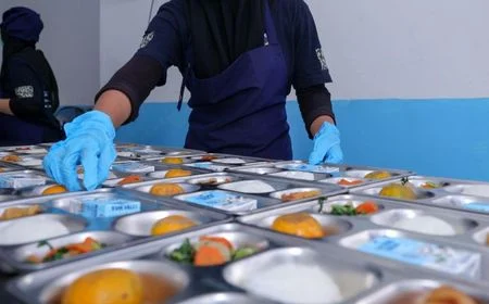 Abu Vulkanik Ganggu Program Makan Bergizi, Penyaluran MBG untuk Sekolah Terdampak Disetop Sementara!