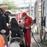 Makassar Lumpuh? Antrean SPBU dan LPG Langka Ancam Perekonomian Lokal!