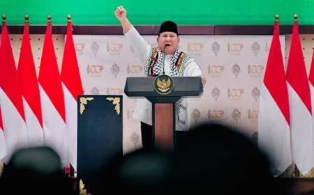Prabowo di Gontor: Seruan Sederhana, Sindiran Tajam untuk Profesor dan Wartawan, dan Pesan Kebangsaan